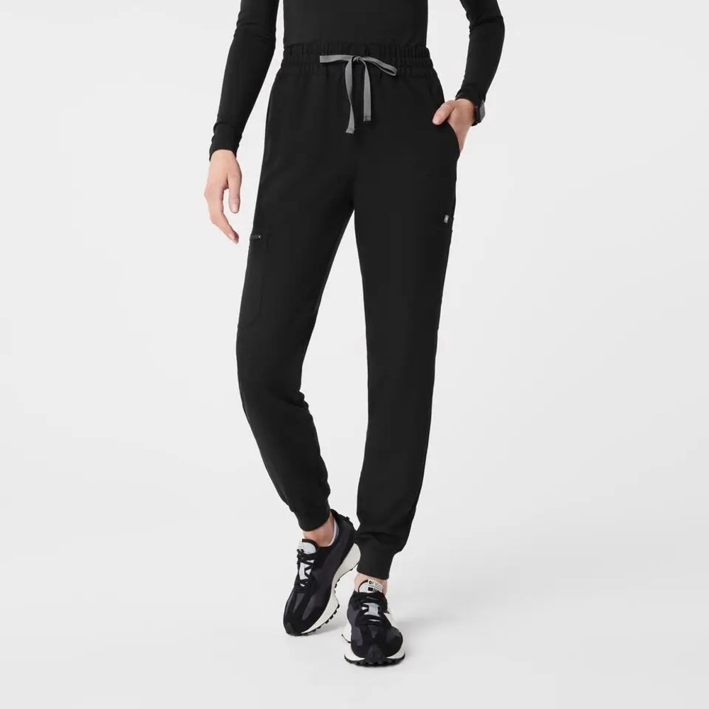 FIGS Black High Waisted Uman Relaxed - Jogger Scrub Pants